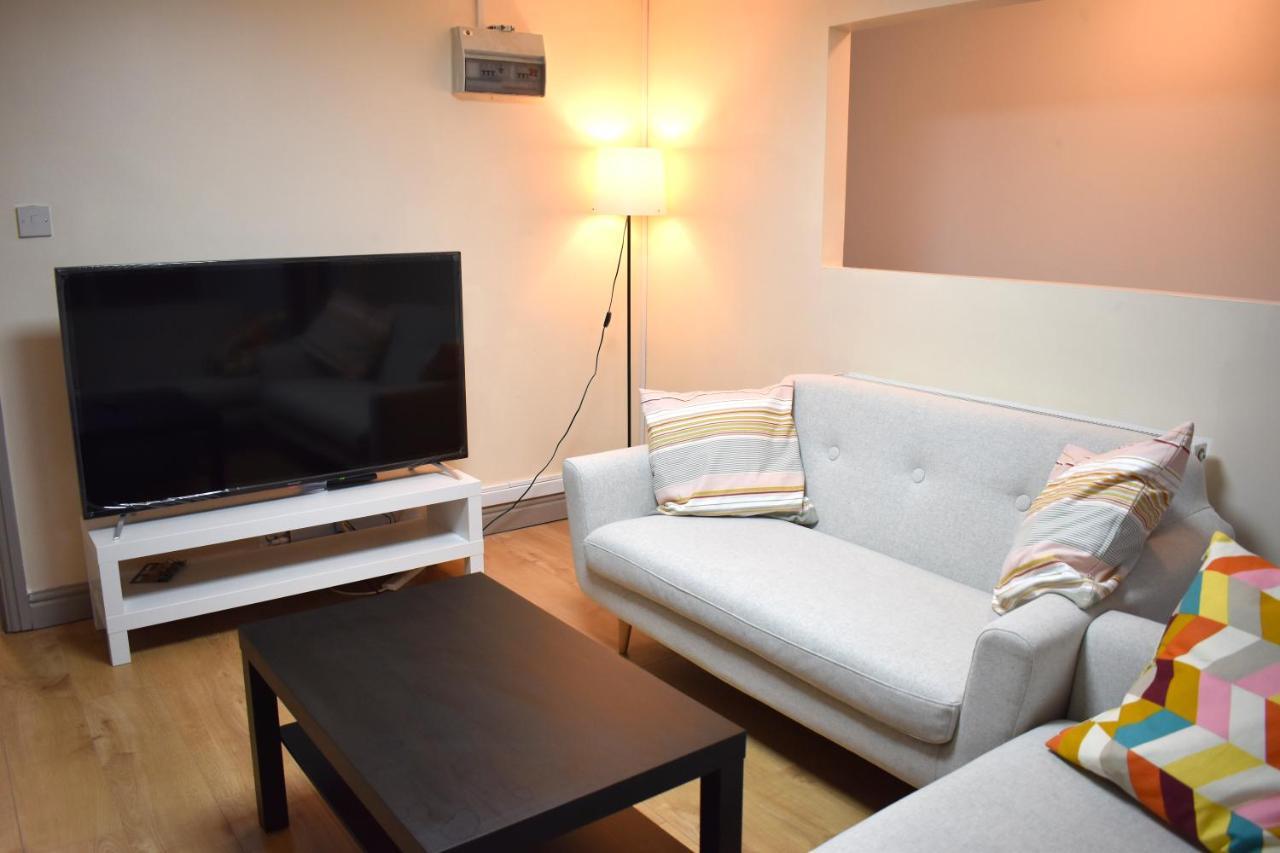 Double Bed Room In Flat Near Birmingham City Centre Exterior photo