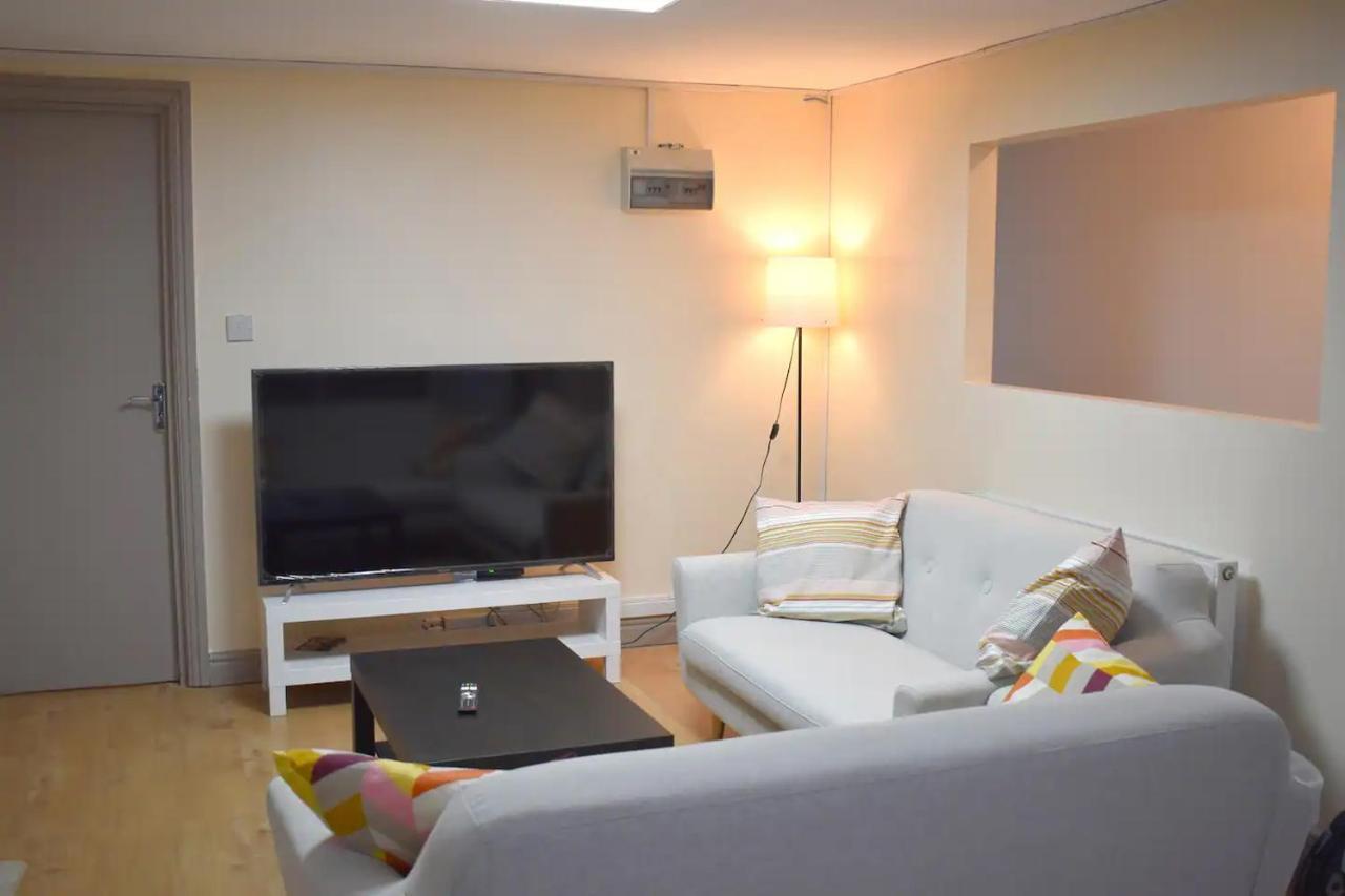 Double Bed Room In Flat Near Birmingham City Centre Exterior photo